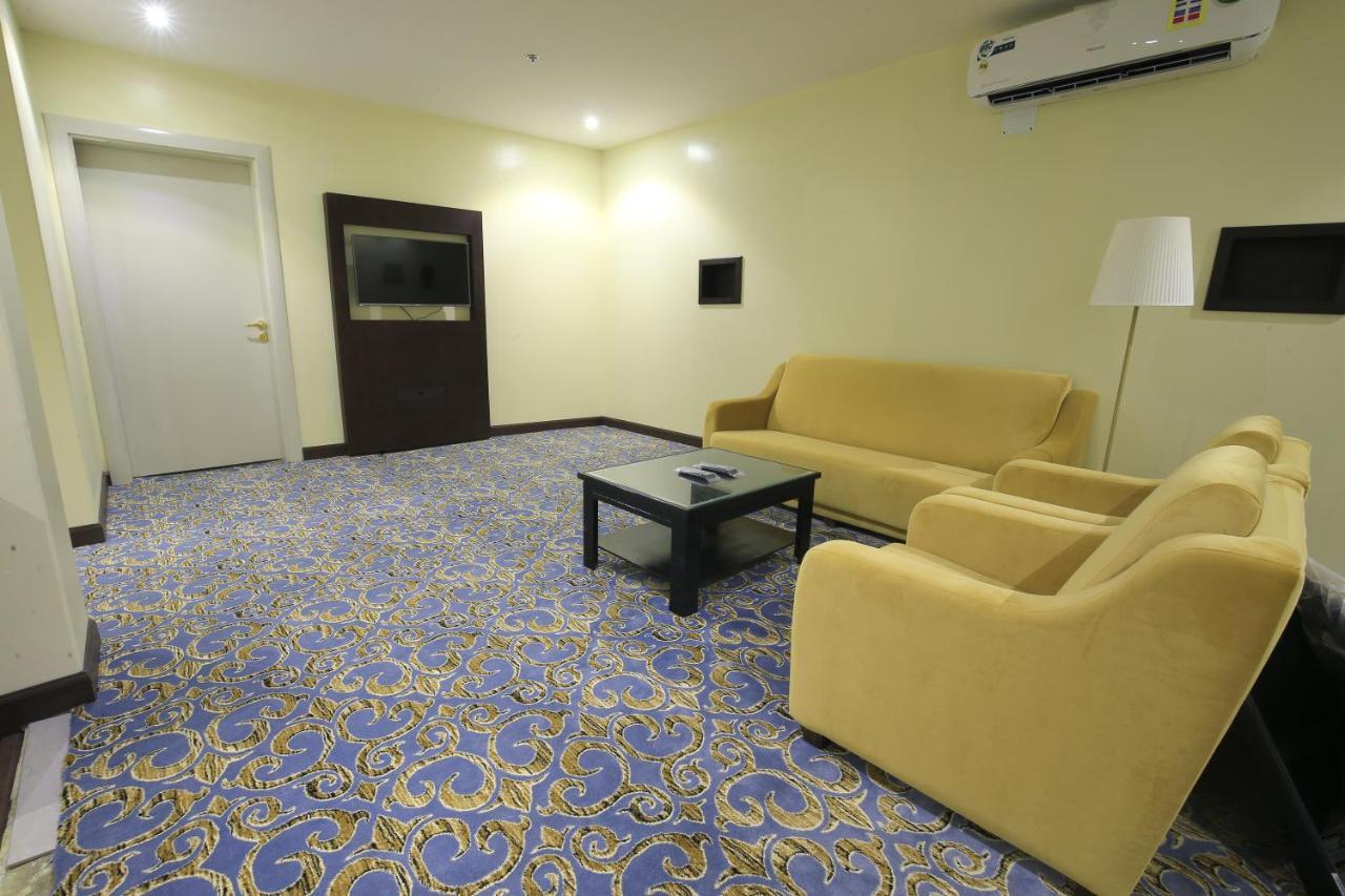 Rollins Hotel Burajda Zewnętrze zdjęcie
